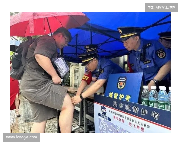 港城城管通过暖心服务与硬核举措全力保障足球赛事顺利进行 港城城管通过暖心服务与硬核举措全力保障足球赛事顺利进行